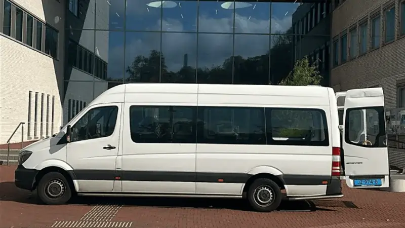 Rolstoelbus voor vervoer vanuit Hendrik-Ido-Ambacht